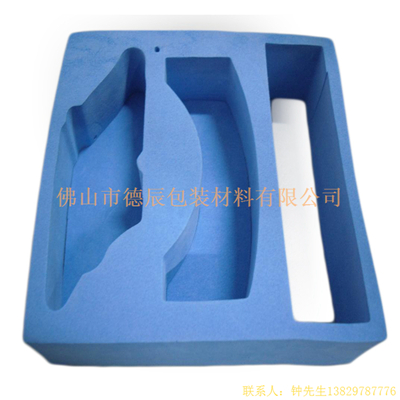 海綿內(nèi)托對(duì)各行各業(yè)產(chǎn)品起到絕緣、密封、防震、防塵、填充、隔音、固定，能夠保護(hù)包裝產(chǎn)品在運(yùn)輸過程中安然無恙，起到保護(hù)產(chǎn)品的一個(gè)作用，同時(shí)可以美化產(chǎn)品，提升產(chǎn)品檔次。